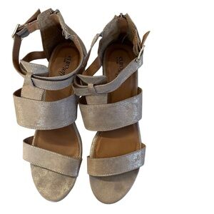 Sofft Aldina Euro Soft Women’s Metallic Champagne Block Heel Sandal Sz 11M GUC